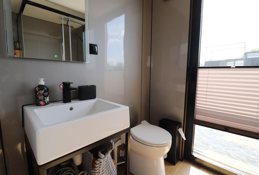 Houseboat With Sauna and Fantastic View
