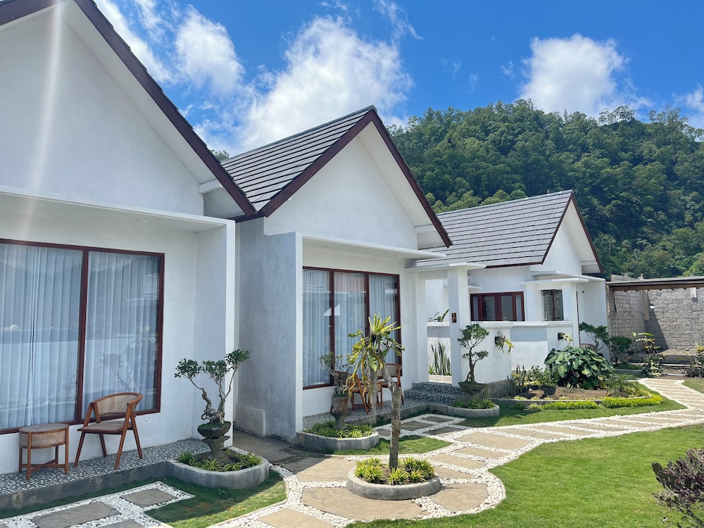 Green Caldera Estate