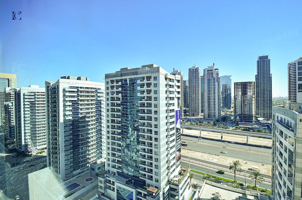 Budget 1BR Apt in Marina  -Time