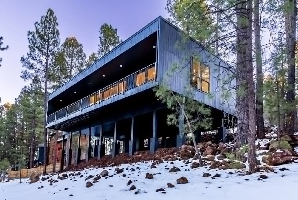 Le Cabin Noir LUX Alpine Retreat Spa BBQ