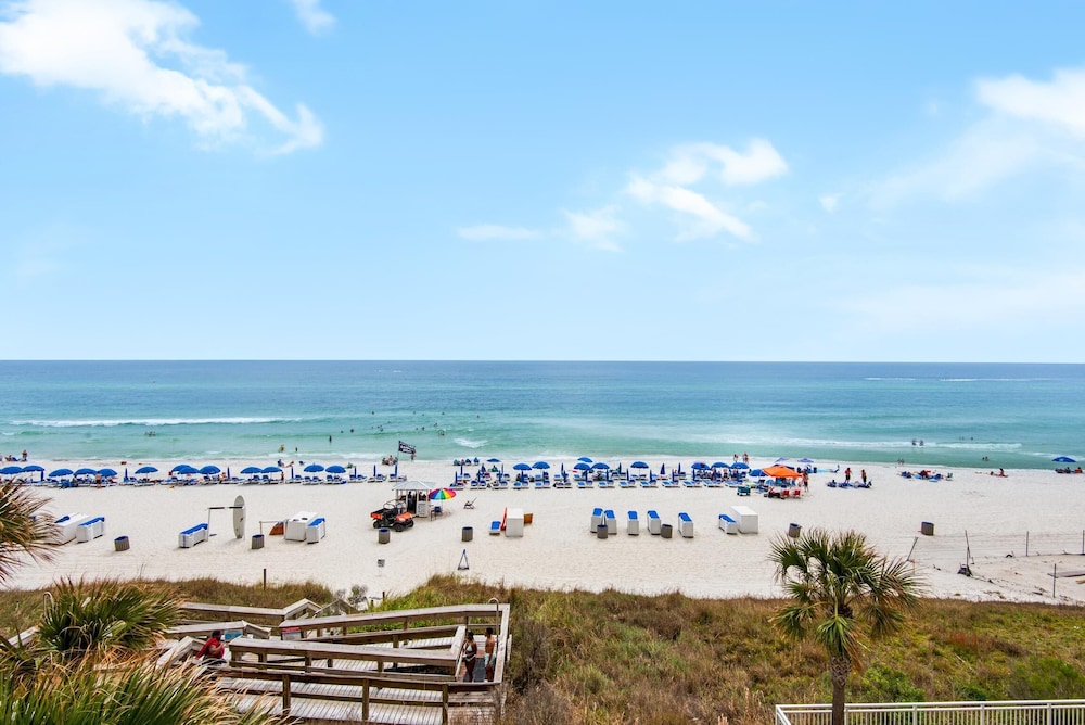 Aqua Resort 306