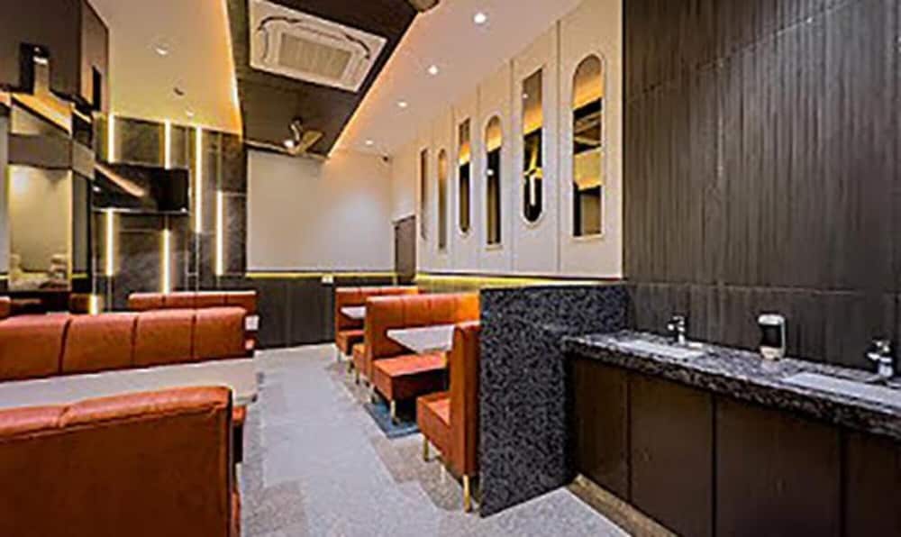 FabExpress Ascent Star Inn