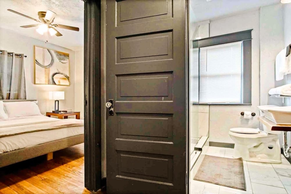 Oklahoma City Vacations - 3-story 6-bedroom 4 Bathrooms 3min-asian Dist - Property Image 103