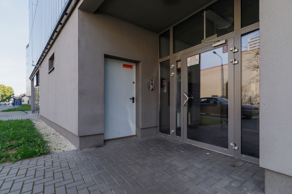 Studio Pradnik Bialy Krakow by Renters view 5