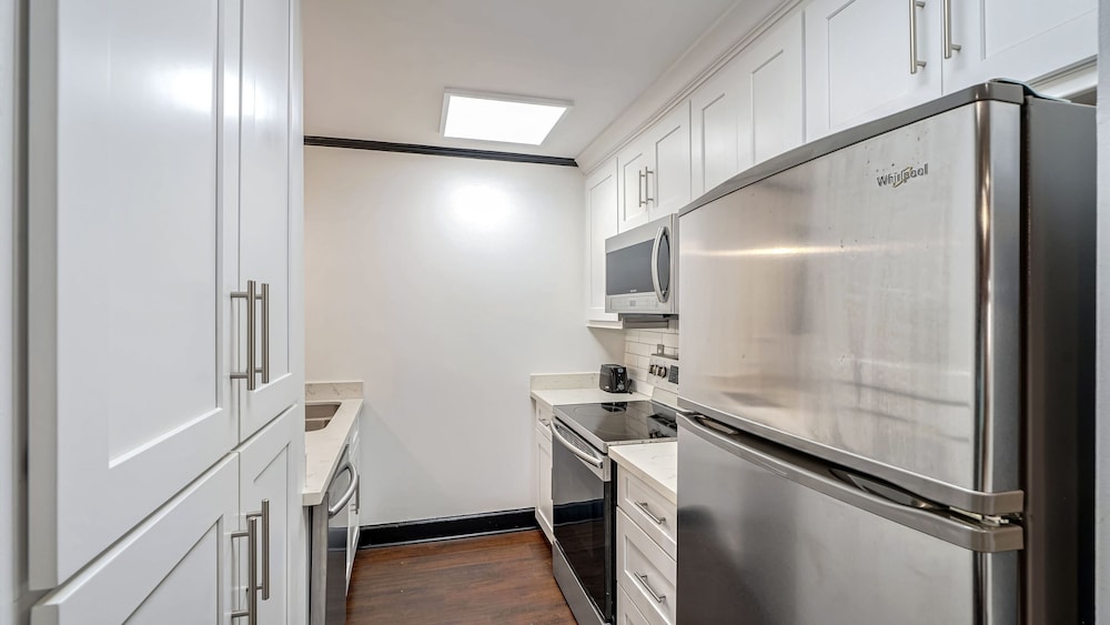 Magnolia Manor - Image 4