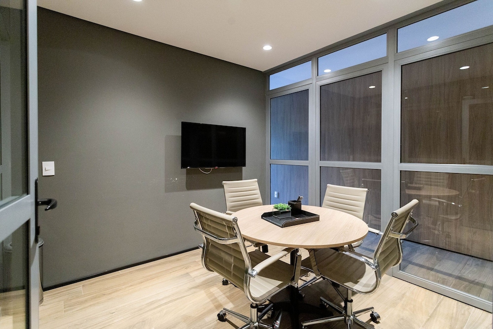 meeting & event spaces