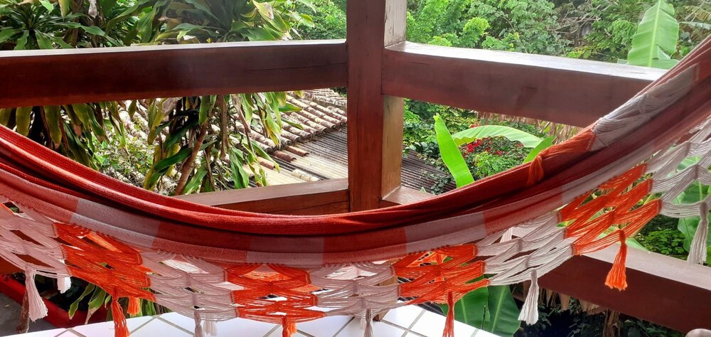 Novos Baianos Hostel e Suites