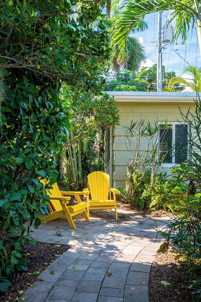 BRIGHT Fort Lauderdale Tropical Retreat