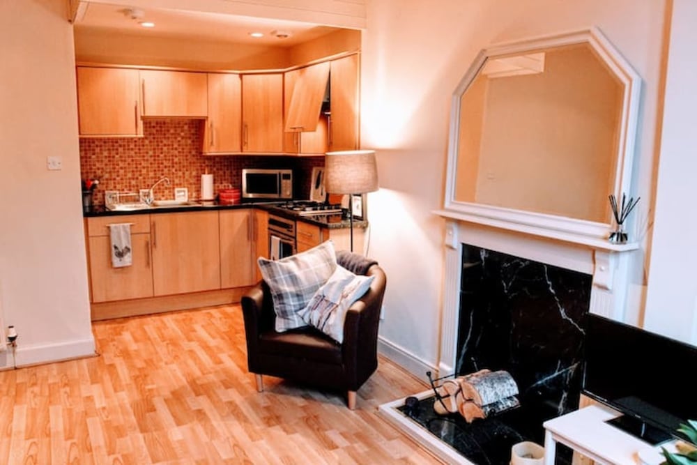 Cosy & Modern Apartment in Central Edinburgh