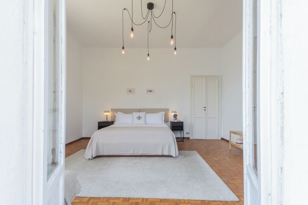 Villa Chiara Moltrasio With Private Garden by Rent all Como