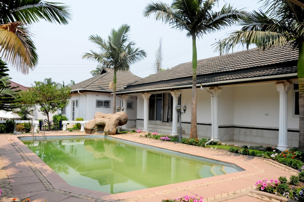 Melunah Lodge