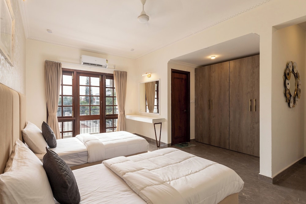 Amber Apartment 103 by Stayjade