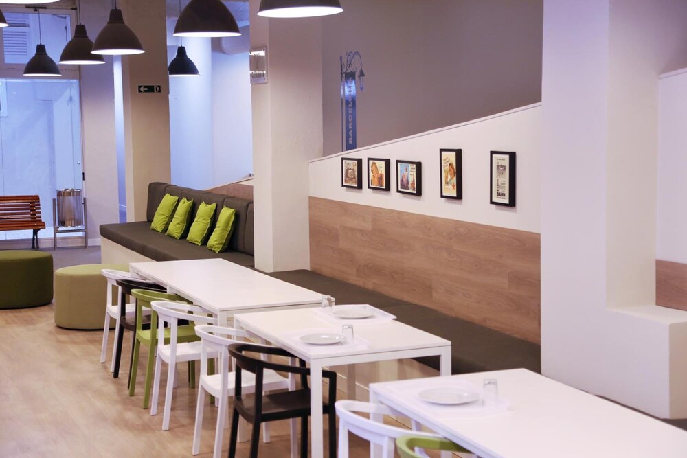 Hola Hostal Eixample - Hostel