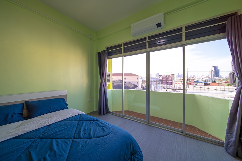UrbanNest Hostel