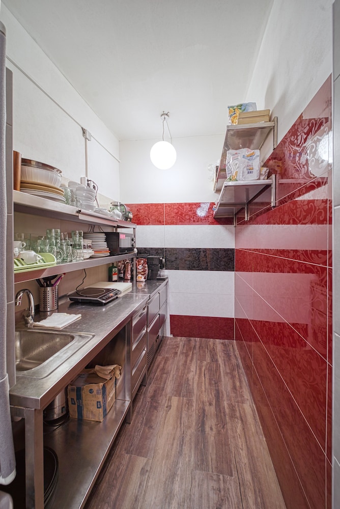 Hostel Orange