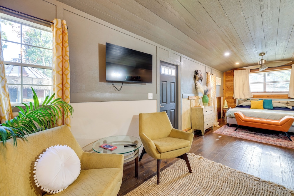 Pet-friendly Grand Lake Studio w/ Outdoor Space