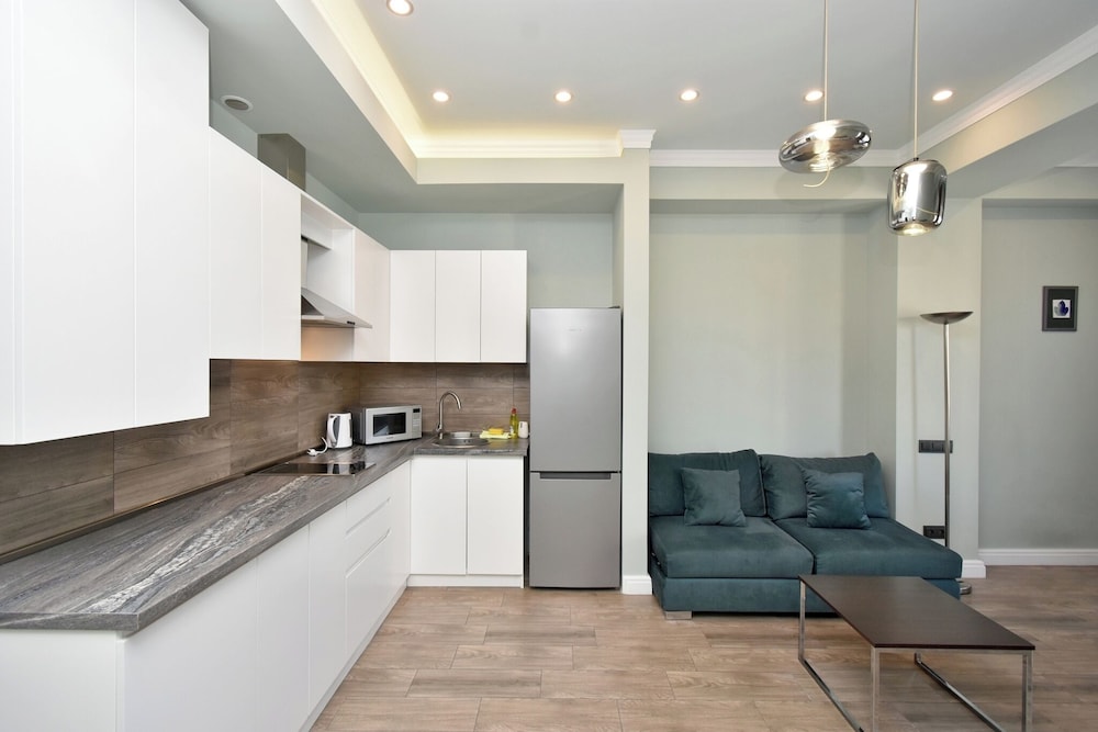 Apartment by Luxe Group AM2614