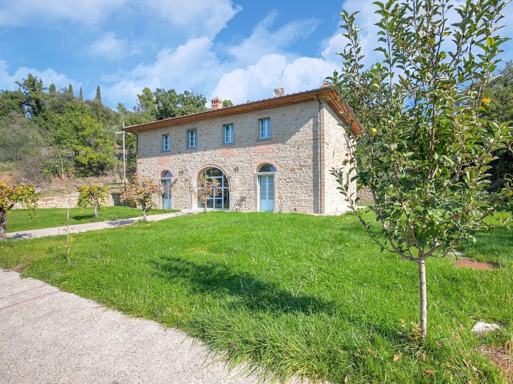 Villa in Tuscany With Private Pool view 2