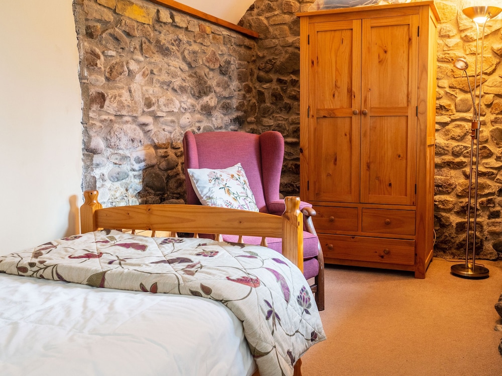 Eynons Cottage view 4
