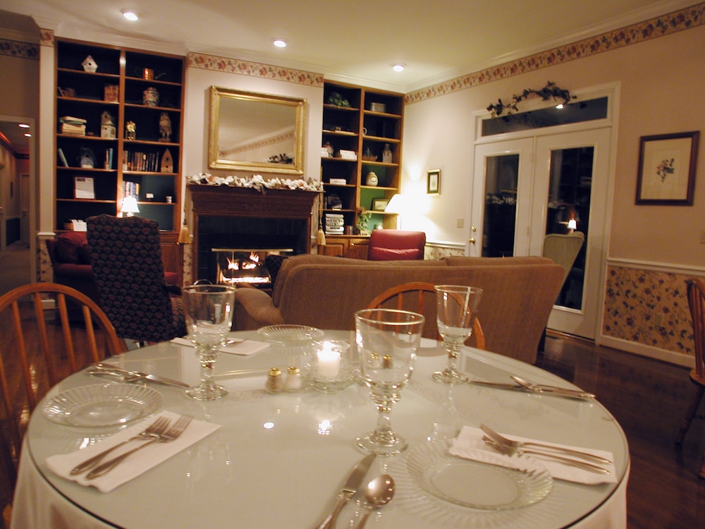 Monterey Vacations - Garden Inn Bed  Breakfast at Bee Rock - Property Image 55