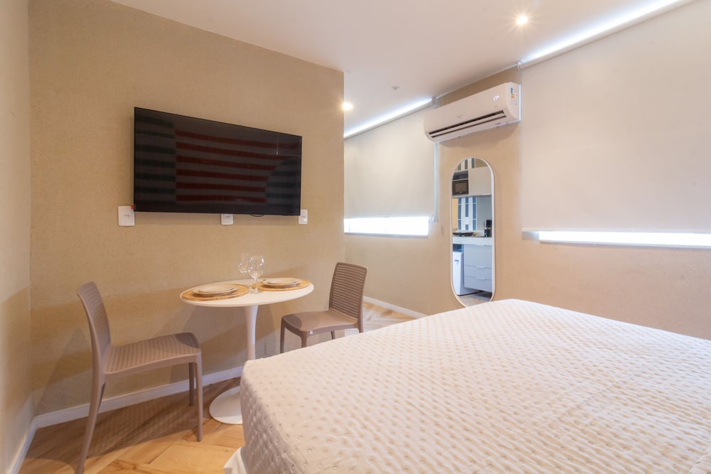 Cosy a few Steps From Copacabana Beach Q13 e 16