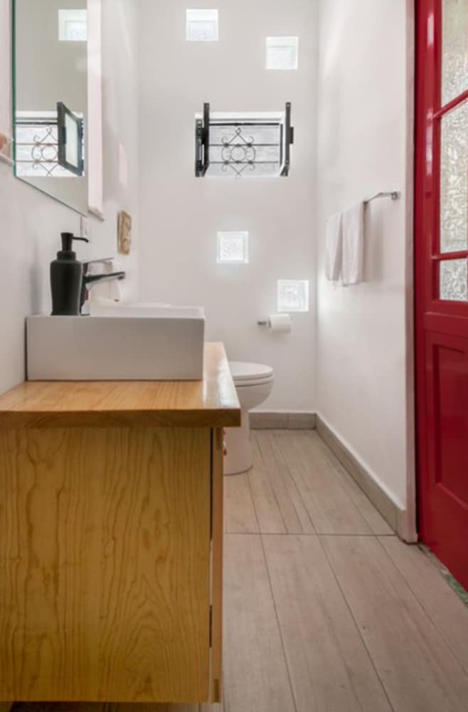 JUUB La Roma, Newly Renovated, Elegant Studio photo 4