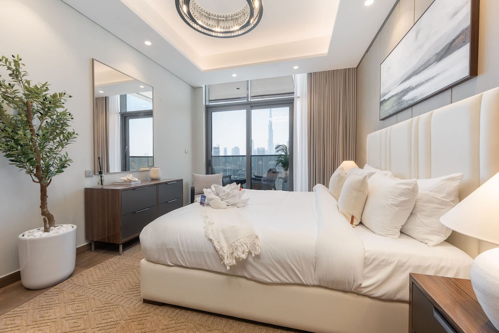 1 Bedroom in Nobles Tower With Burj Khalifa Views
