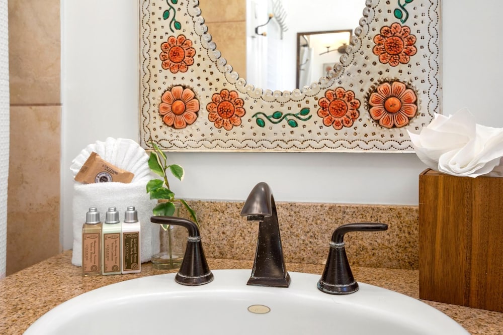 KBM Resorts Free CAR International Colony Club 2-bedroom Cottage, True Essence of Hawaii! Icc-11