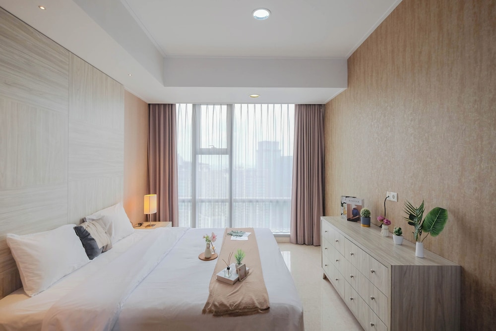 Elegant Earth Tone 3Br At Ciputra World 1 Apartment