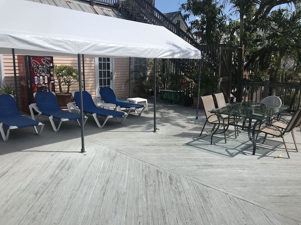 New Orleans House - Gay Men Adult Resort