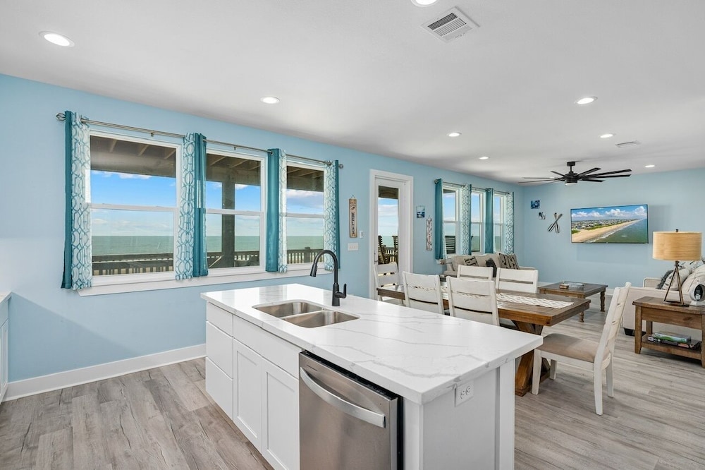 Oceanfront Manor 4 Bedroom Home