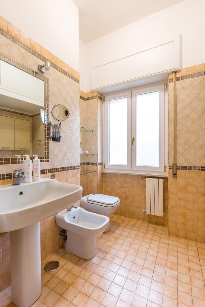 Posillipo Bright Apartment With Parking Space