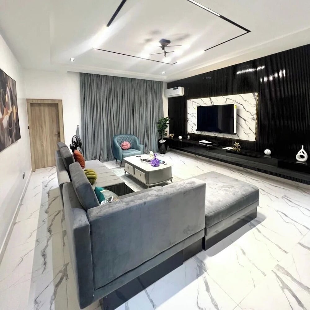 Royal Swiss Apartments and Suites