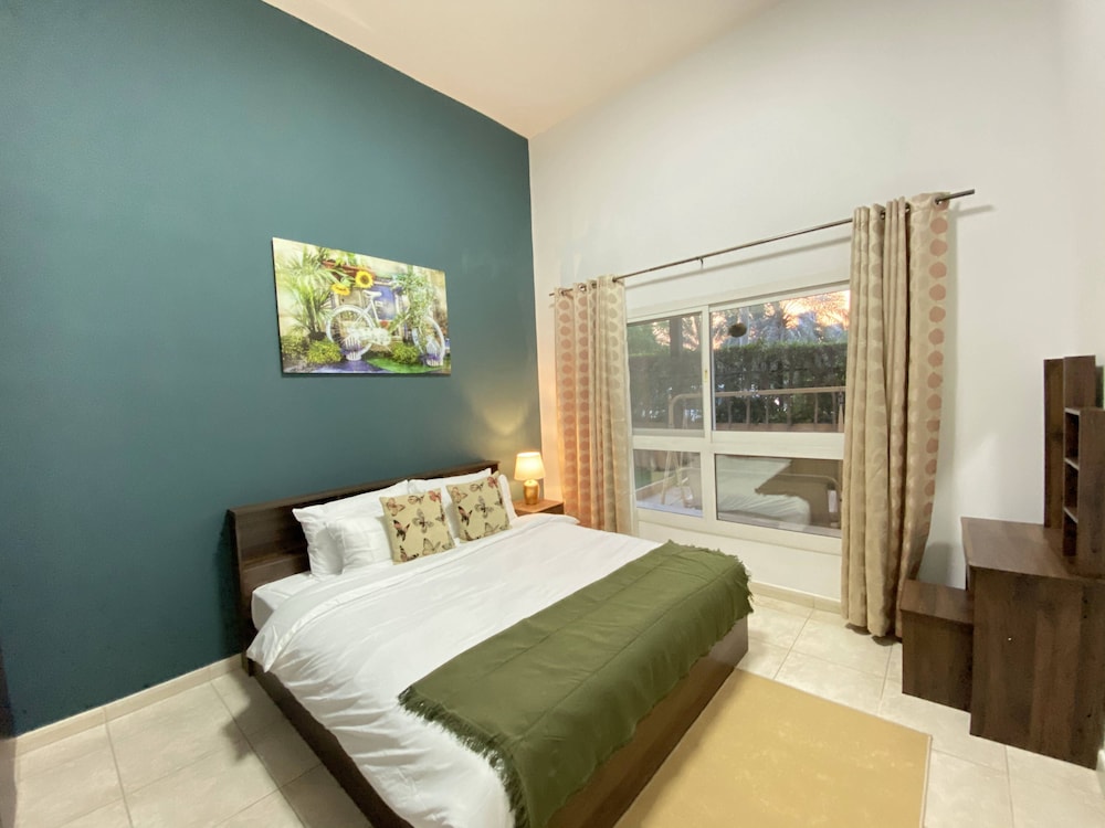 Lux BnB 2BDR Private Garden