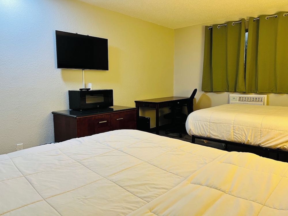Super Inn by OYO Lansing MI