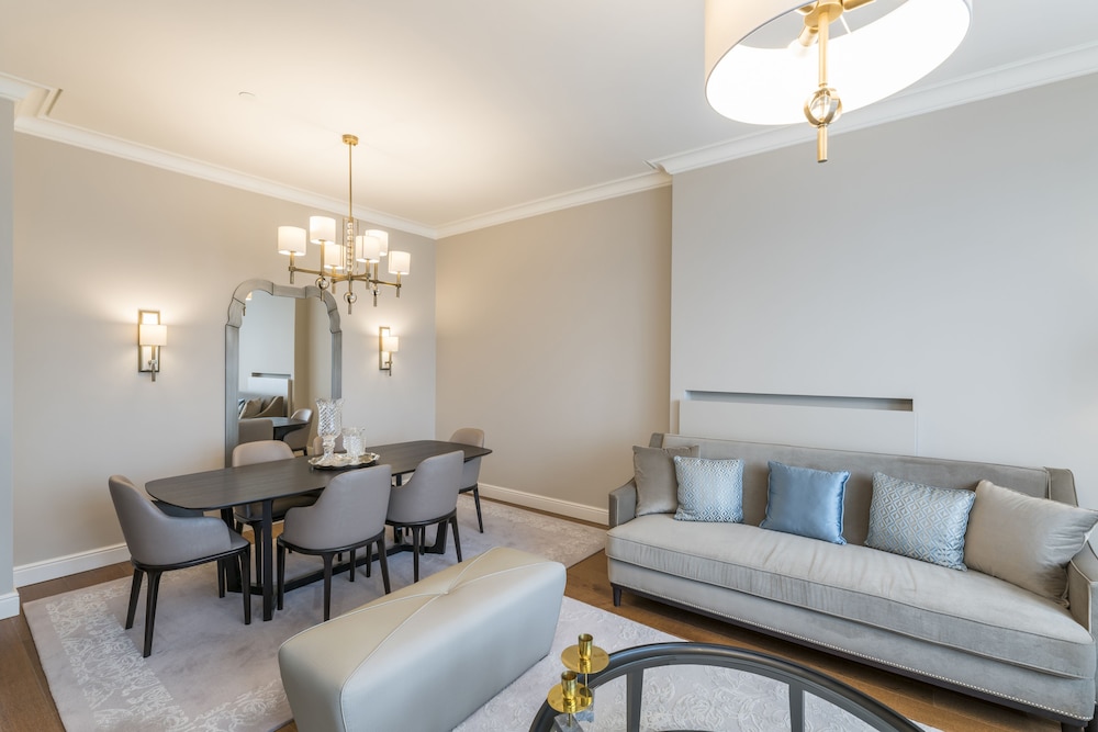 Ist flats Serviced Apartments - EMAAR SQ