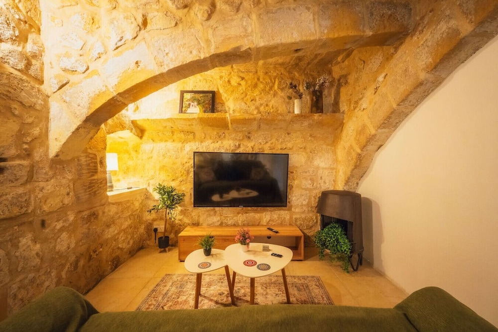 Traditional 500 Year old Gozitan Townhouse
