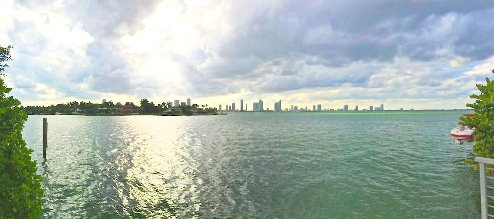6 Bedroom Homes in Miami Beach by TMG