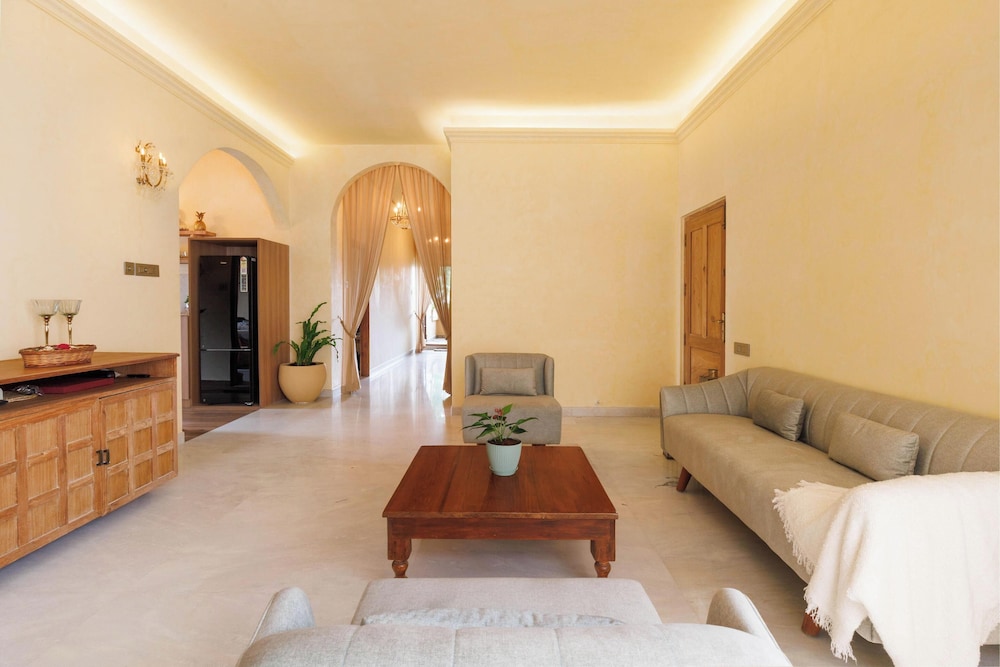 Westend Apartment by Redolive Racecourse Rd 3bhk