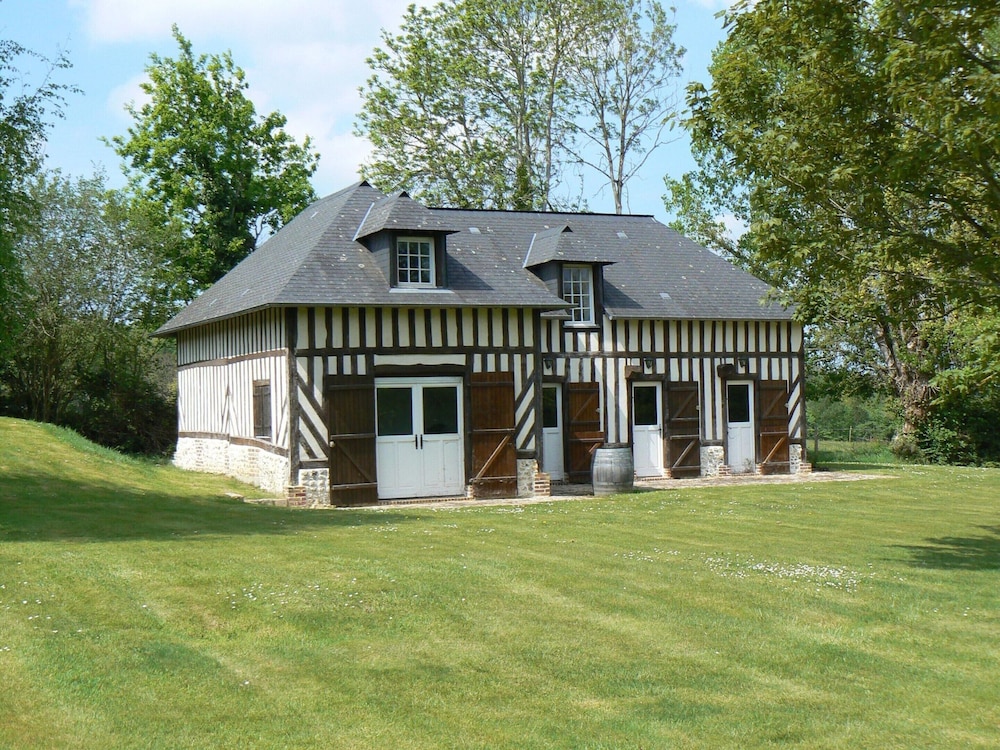 Estate in Normandy With Pool & Tennis Court