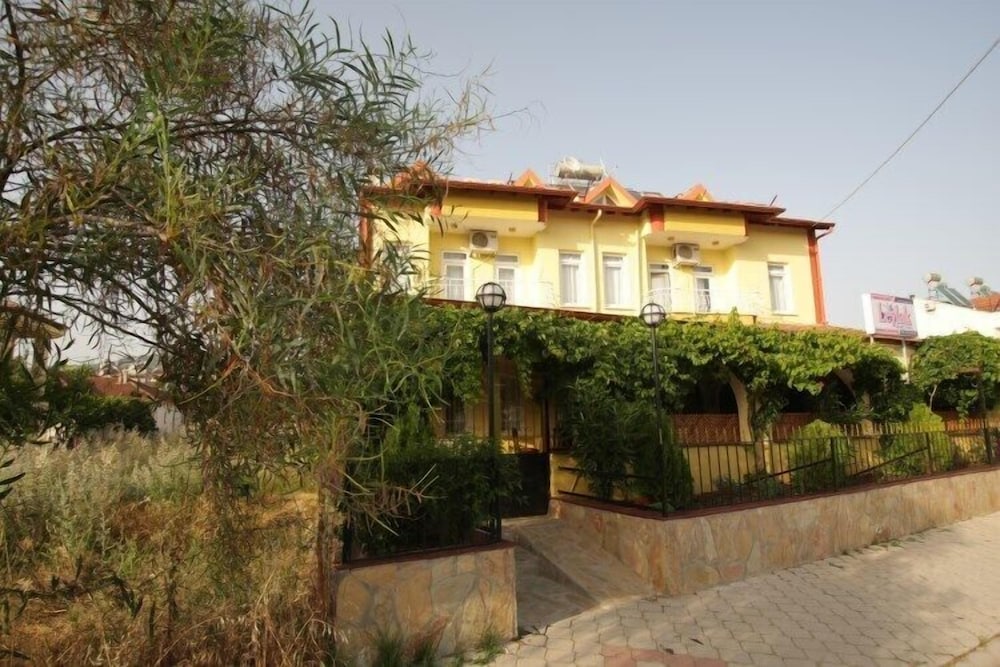 Leylak Apart Otel view 3