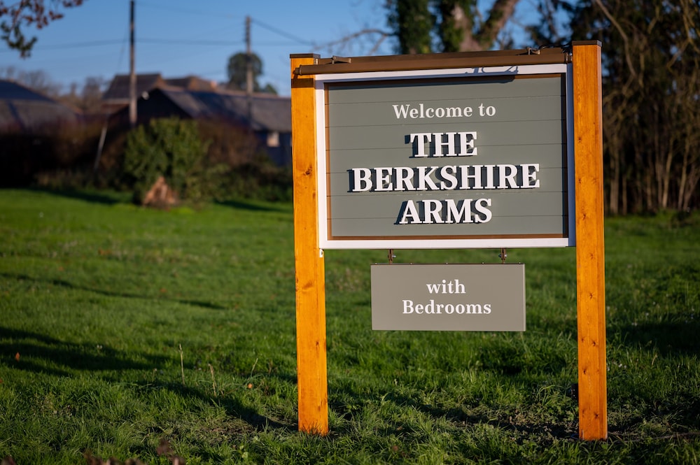 Berkshire Arms by Chef and Brewer Collection