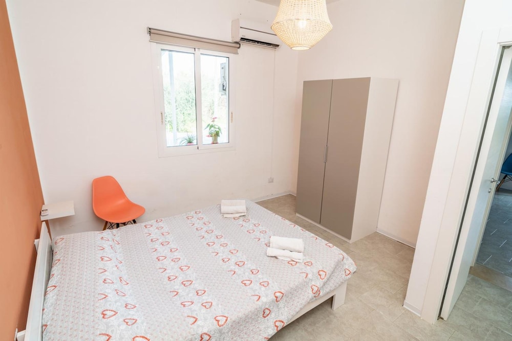 Villa Malamuri in Caucana-finaiti-casuzze-finaiti Nord