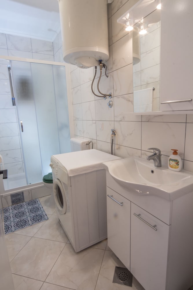 Ema Sun Apartment