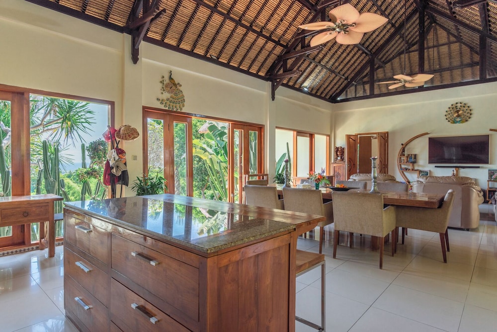 Bougainville Hill Villa