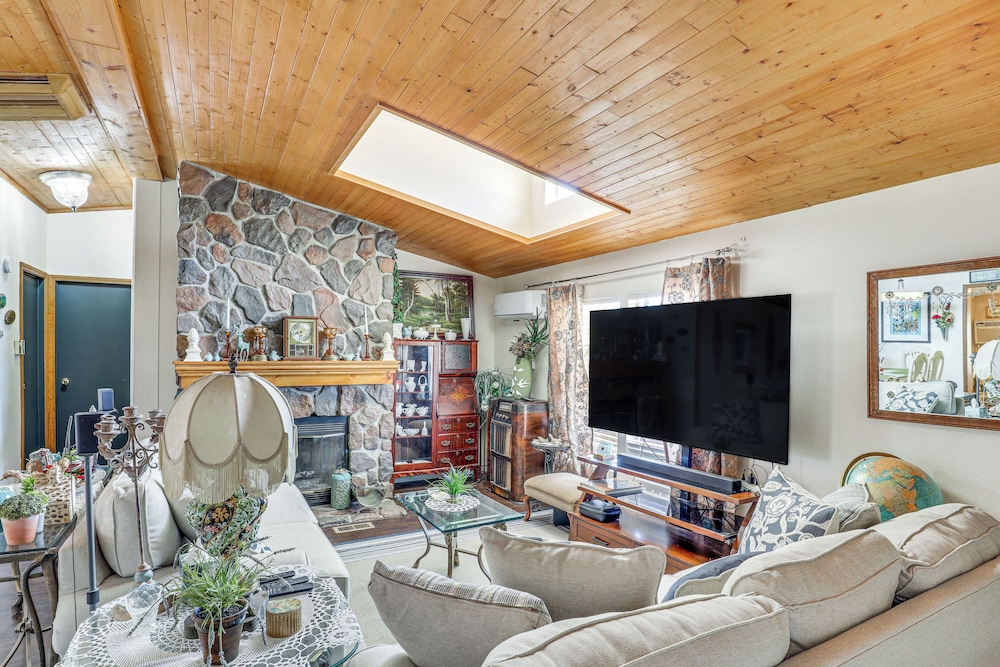 Quiet Dolan Springs Home w/ Patio, Mountain Views!