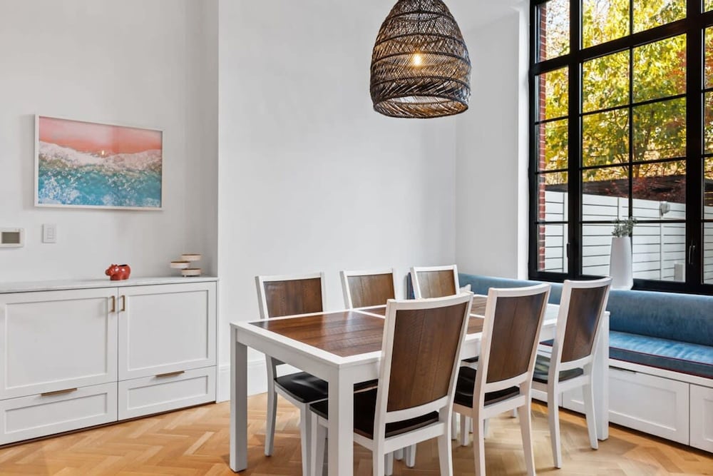 Clinton by Rovetravel 3BR Duplex w Backyard
