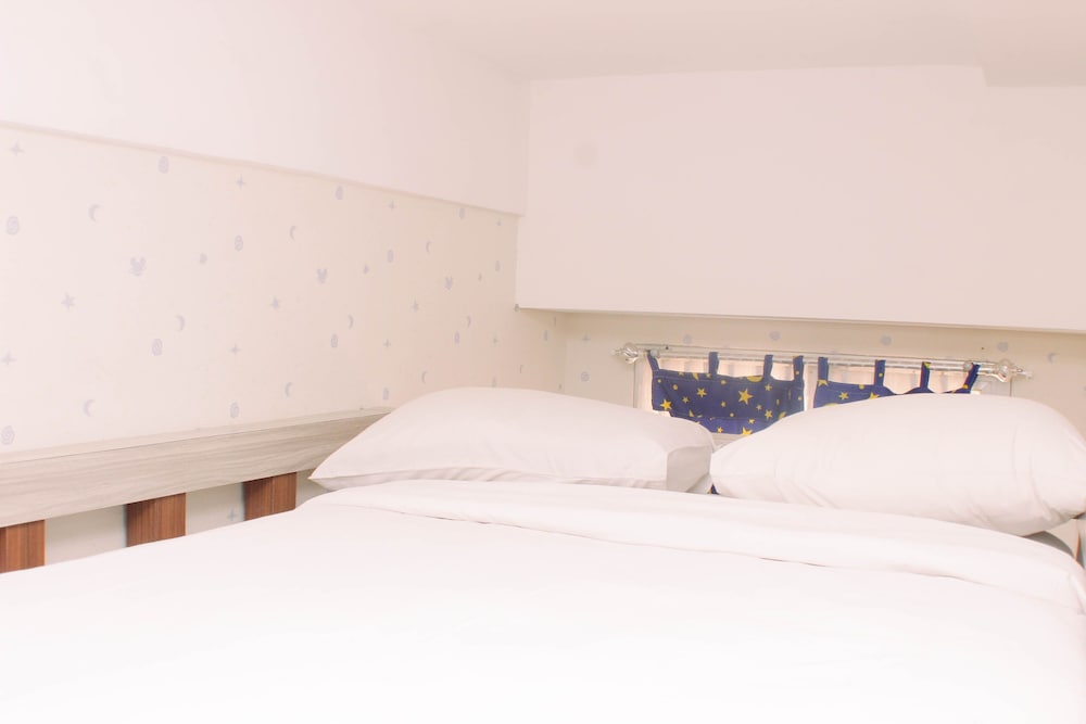 Stunning And Comfy Studio Apartment Transpark Juanda view 5