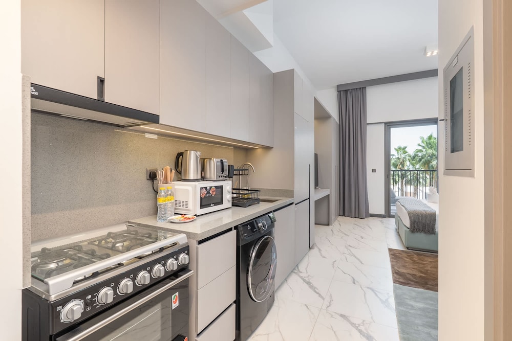 Modern and Stunning Studio in MAG 910 MBR City