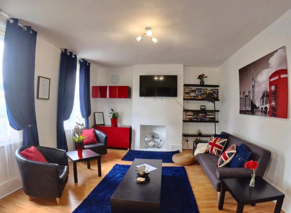 Lovely Large London Apartment, Near Stratford
